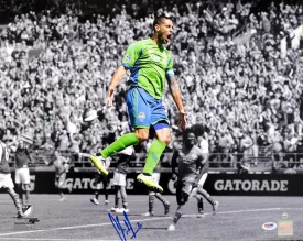 Clint Dempsey Autographed 16x20 Photo Seattle Sounders PSA/DNA ITP #6A85246